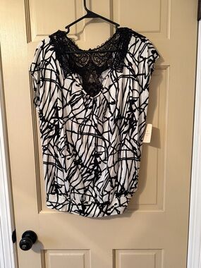 Forever 21 Black & White Lace-Detail Blouse